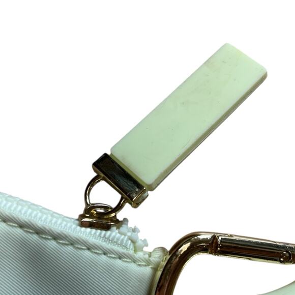 Burberry Wristlet/Cosmetic Bag Light Green Luxury Designer Accessory Makeup Bag - Picture 8 of 11